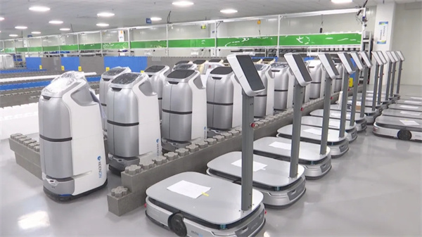 引領(lǐng)智能機(jī)器人產(chǎn)業(yè)創(chuàng)新發(fā)展 泰州擎朗榮獲科技創(chuàng)新先進(jìn)單位